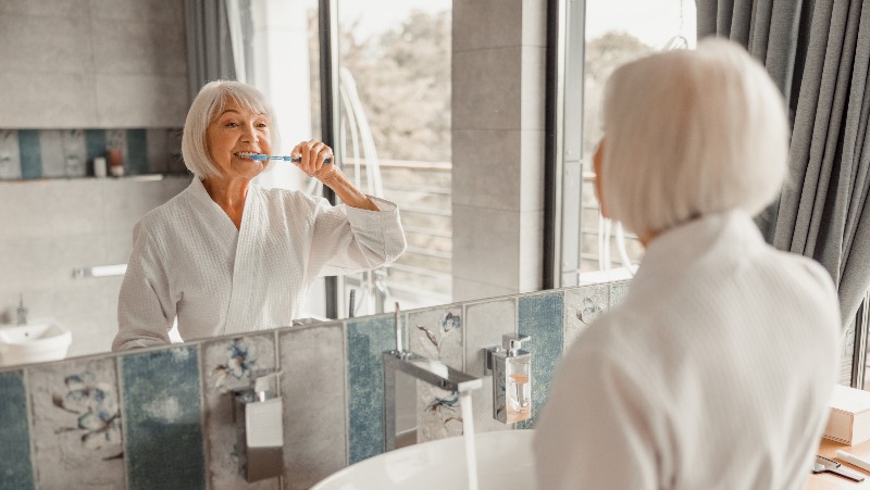 Kako pravilno održavati oralnu higijenu nakon ugradnje dentalnih implantata? 